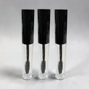 MASCARA FLESJE 15ML BLANK KUNSTSTOF MET ZWARTE DOP EN BORSTEL